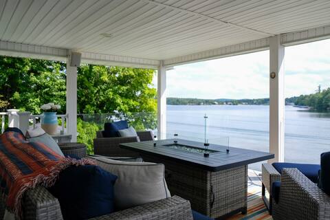 Tranquil Lake Haven: Your Greenfield Retreat