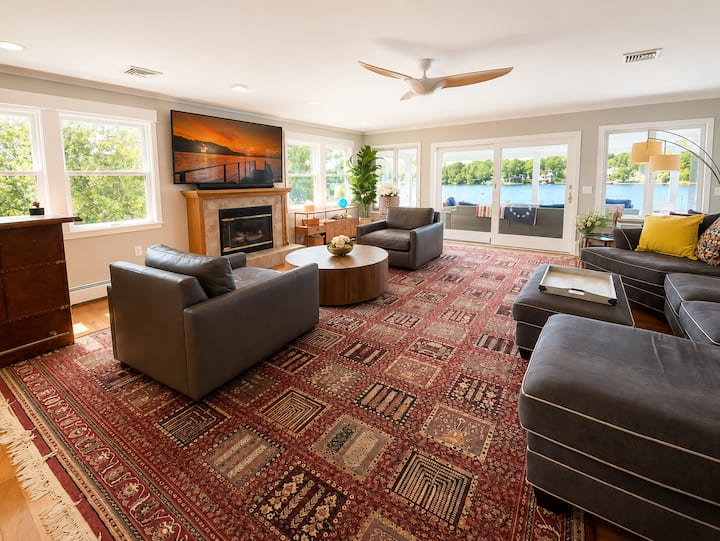 Tranquil Lake Haven: Your Greenfield Retreat - Carbondale, PA