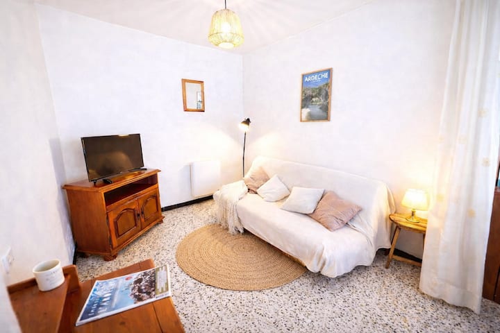 Charmant Gîte En Pierre Au Cœur De L’ardèche - Vallon-Pont-d'Arc