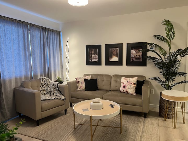 Downtown Saskatoon 2 Br Condo-walk To Everything - Saskatoon
