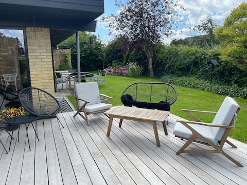 200 m2 Villa close to beach, marina and playground