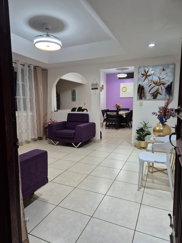 Residencia En Las Colinas - Managua