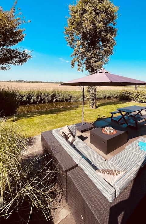 Cozy & charming holiday home at Oosterschelde