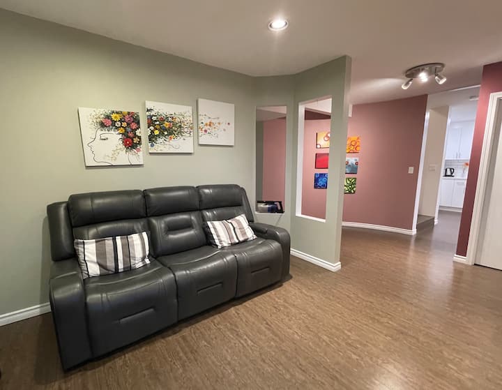 1300 Sqft Private Suite Near Coquitlam Centre - Coquitlam