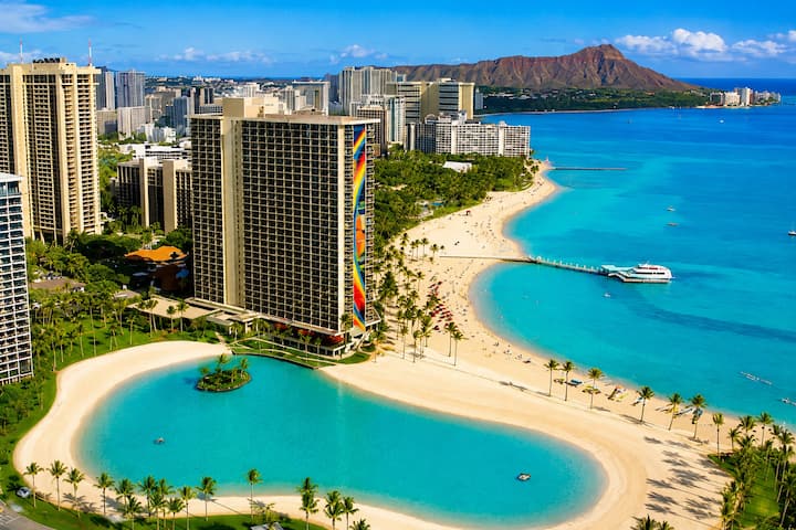 Steps From Beach 2queen-bed Free Parking/wifi/pool - Honolulu, HI