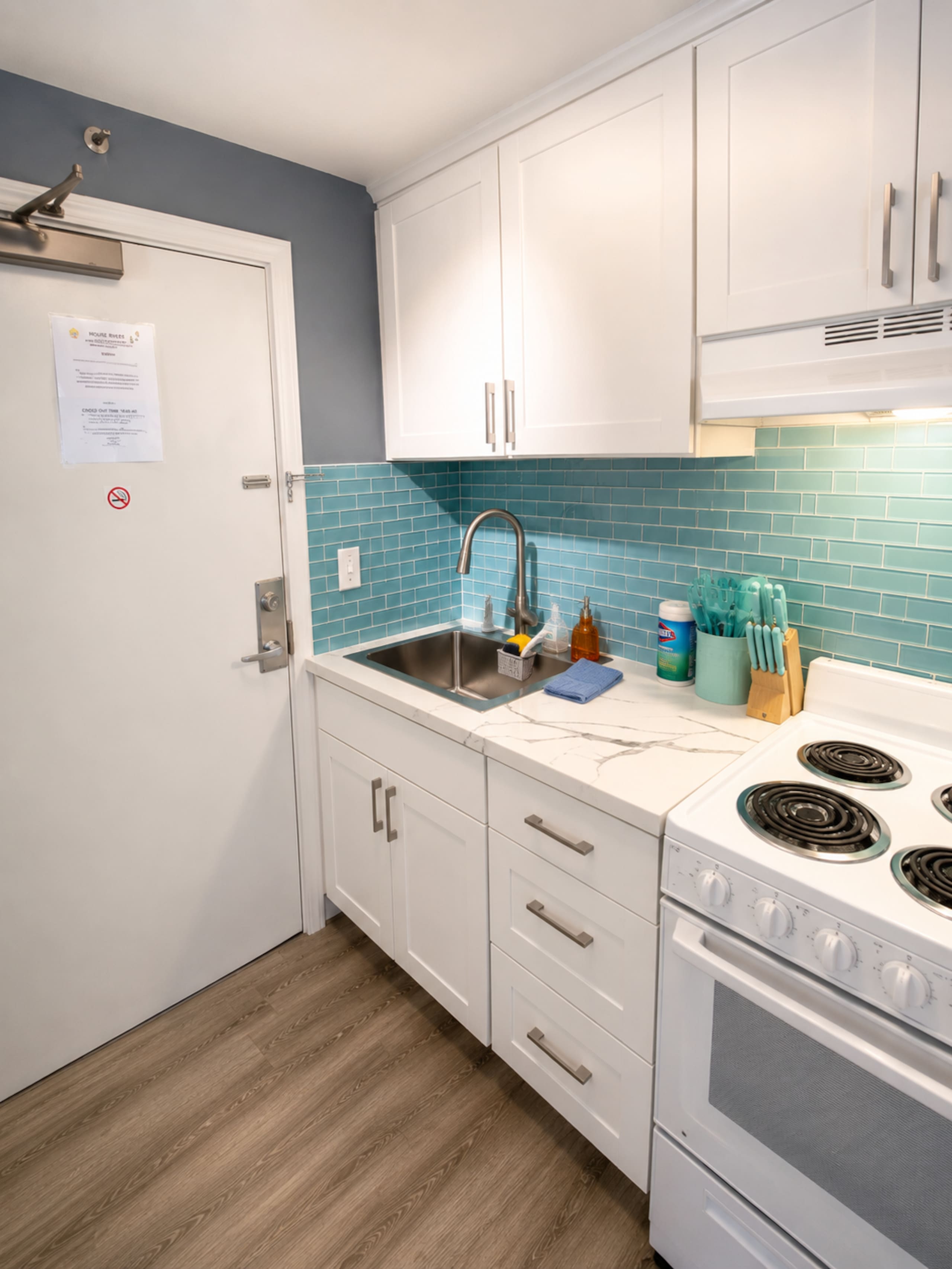 Condo in Honolulu · ★4.82 · 1 bedroom · 2 beds · 1 private bath - Image 3