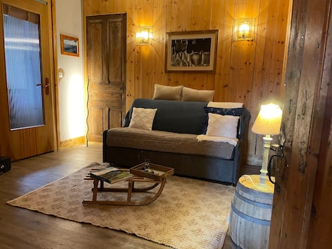 Annonce Airbnb populaire: Apartment in an old, isolated farmhouse à Diocèse De Saint Claude