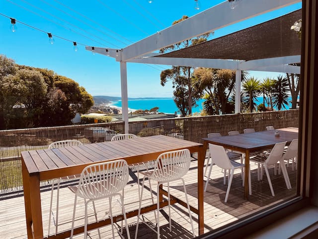 Stunning family home -Amazing views -Central Lorne
