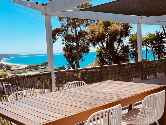 Stunning family home -Amazing views -Central Lorne gallery image 2