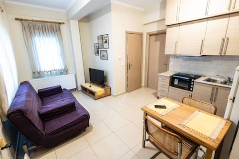 Studio in the center - near the courts.