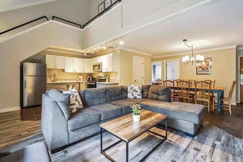 Ski-In 4BR Whiffletree with Weekend Shuttle D8