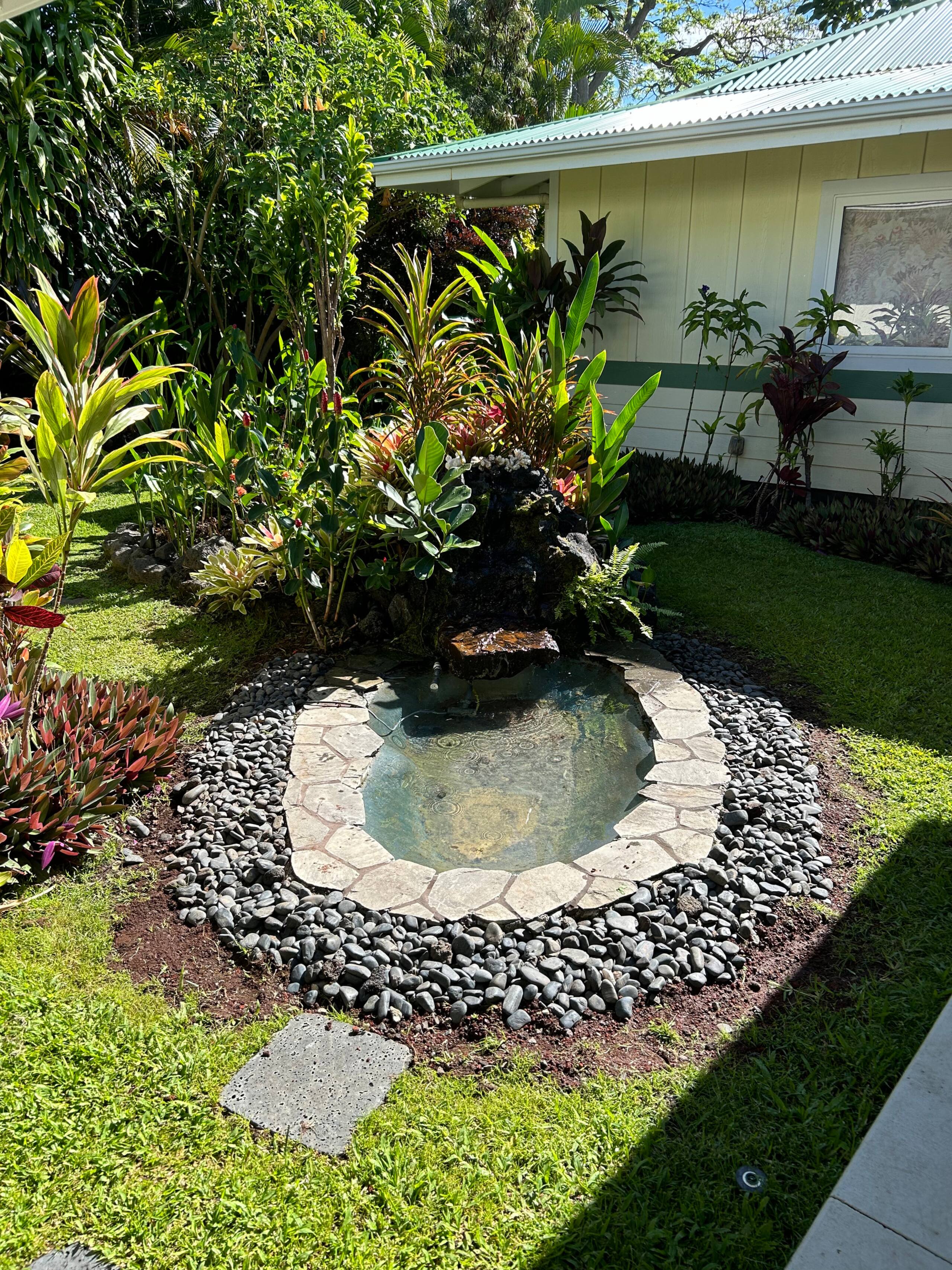 Home in Kailua-Kona · ★4.82 · 3 bedrooms · 5 beds · 1.5 baths - Image 4