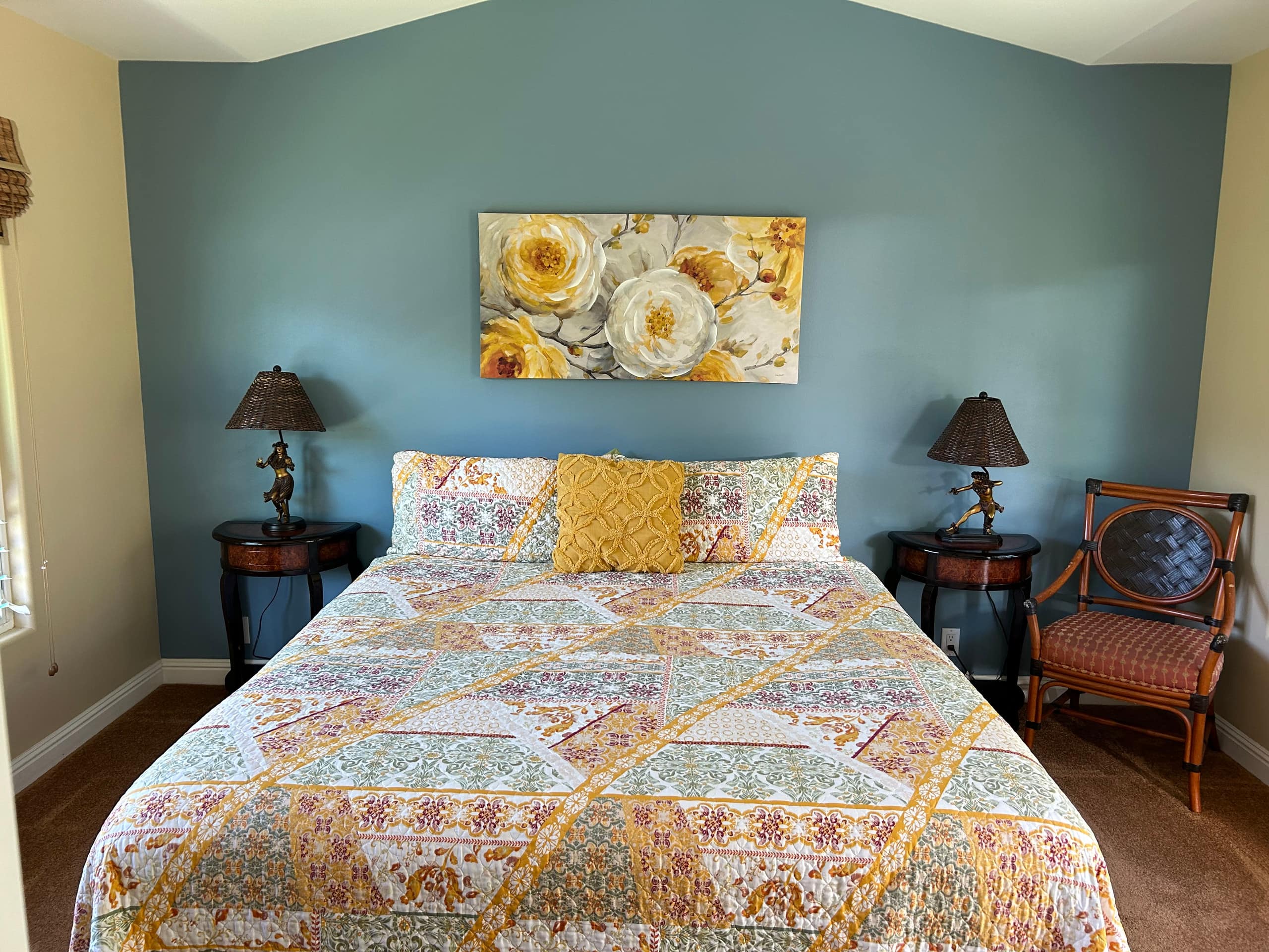 Home in Kailua-Kona · ★4.82 · 3 bedrooms · 5 beds · 1.5 baths - Image 2