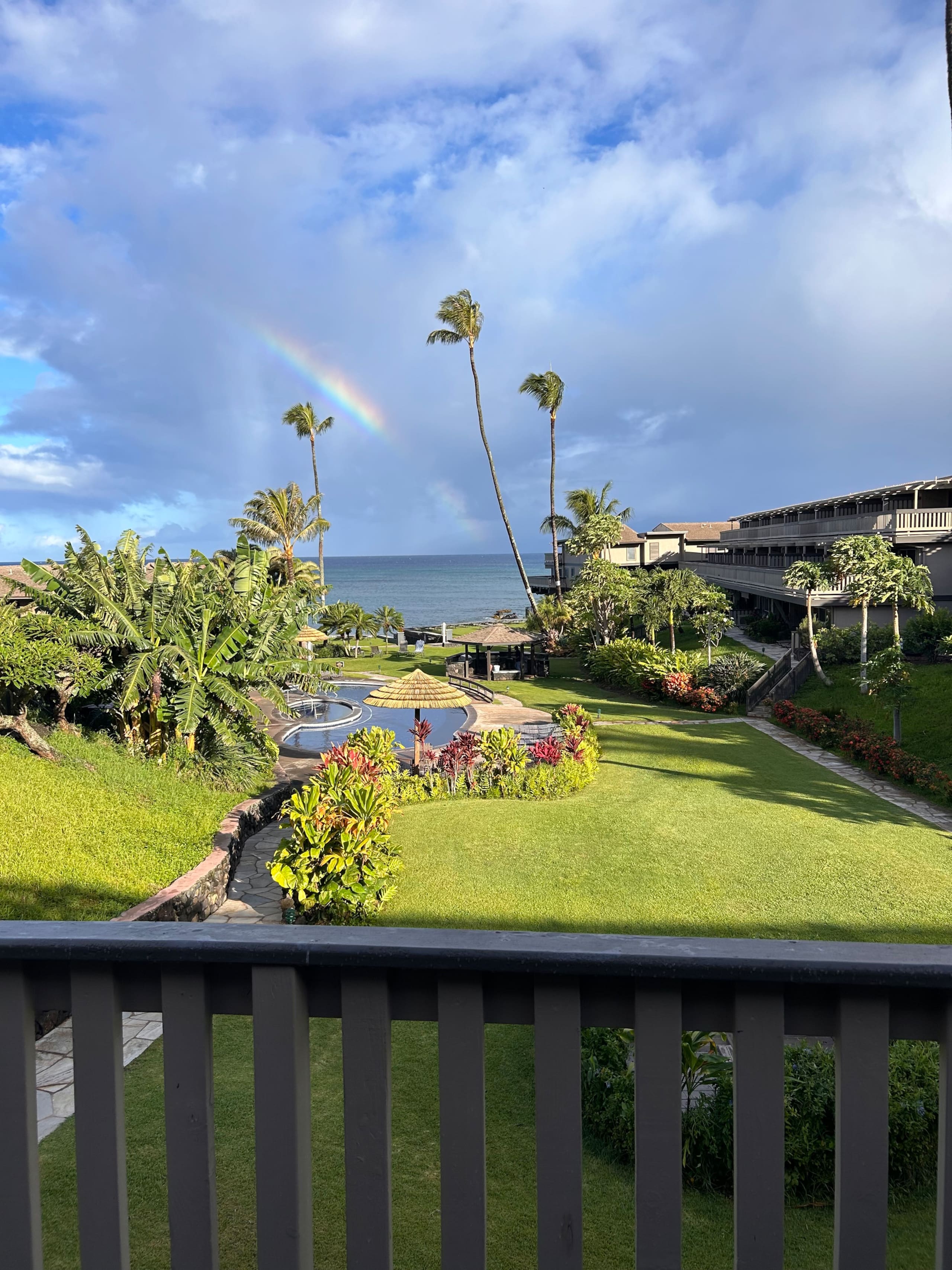 Townhouse in Lahaina · ★4.8 · 2 bedrooms · 4 beds · 2.5 baths - Image 1