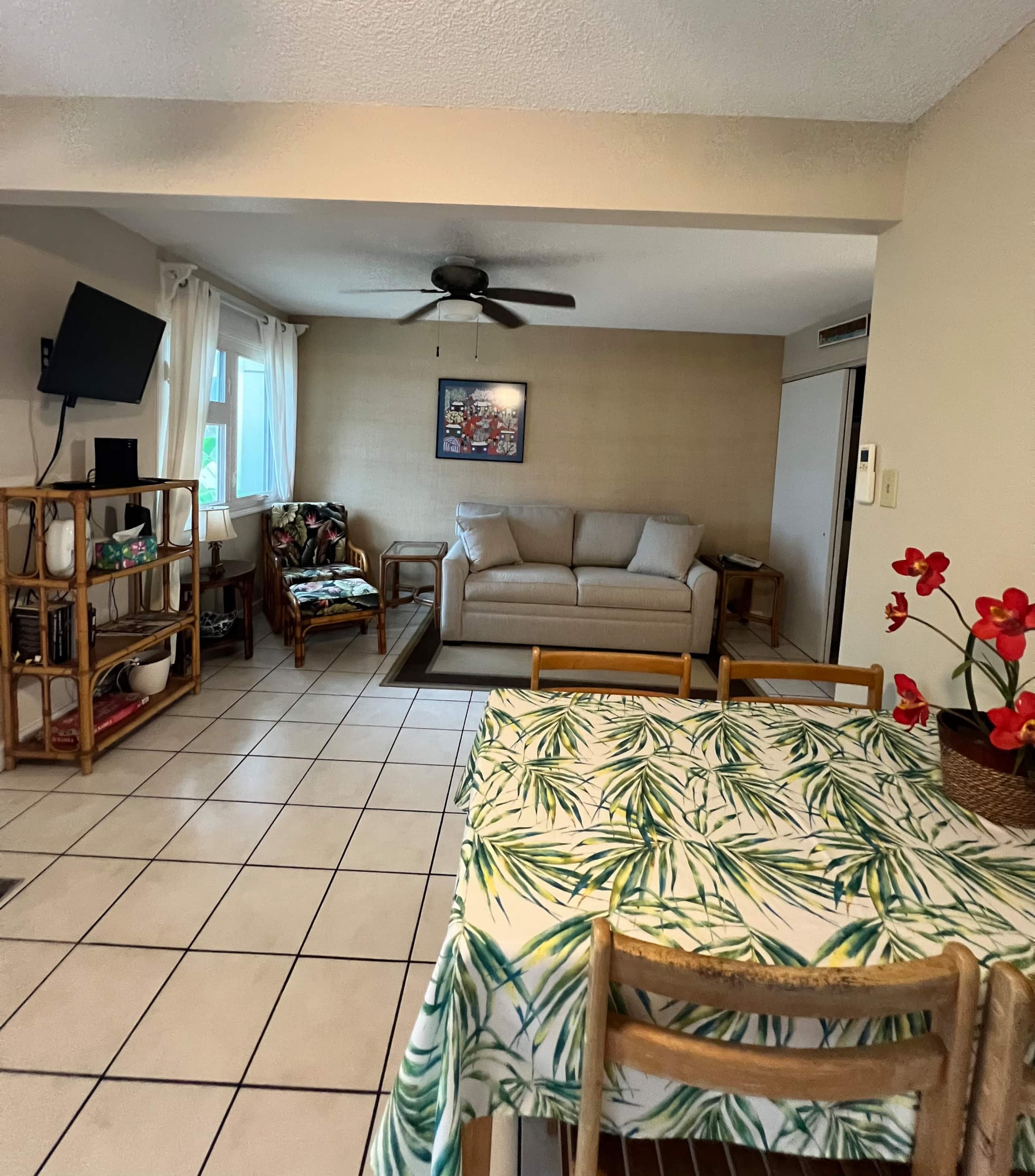 Home in Kailua · ★4.87 · 1 bedroom · 2 beds · 1 private bath - Image 2