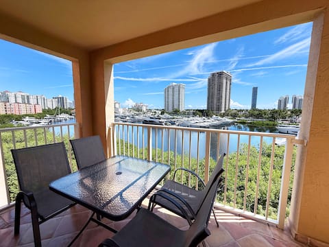 Popular Airbnb listing: Relax/Unwind/Enjoy the Marina Views. Free Parking in Aventura