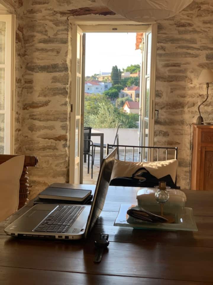 Wood & Stone House In Old Styra!!!! - Griechenland