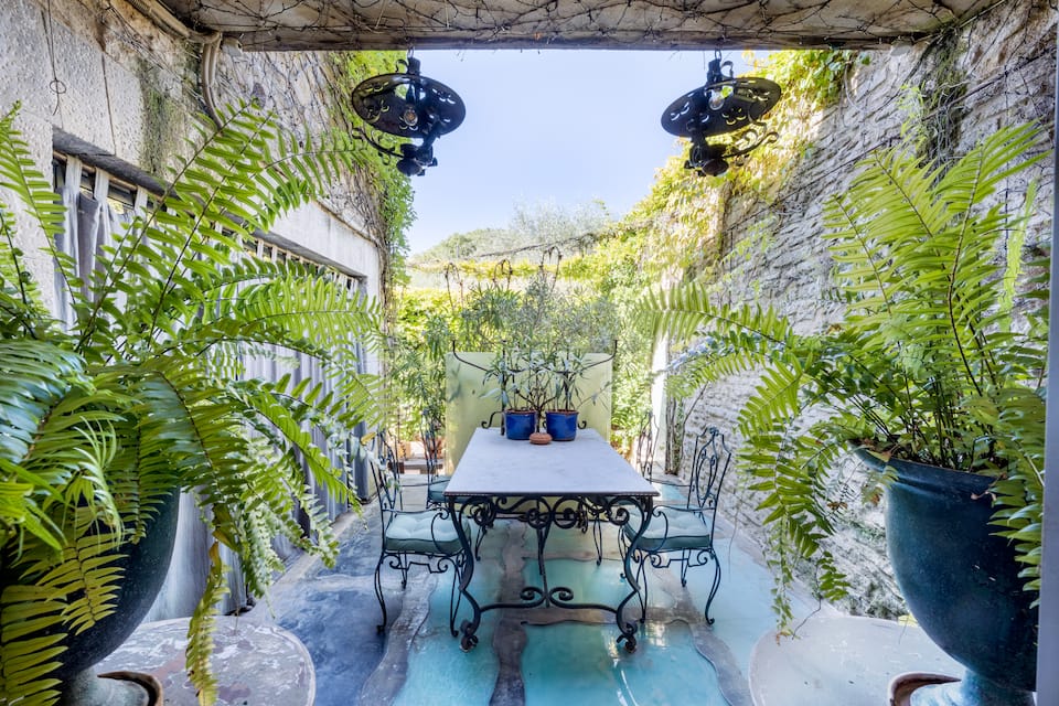 A hidden stone house in Goult, Goult, Provence, France, photo 5 of 10