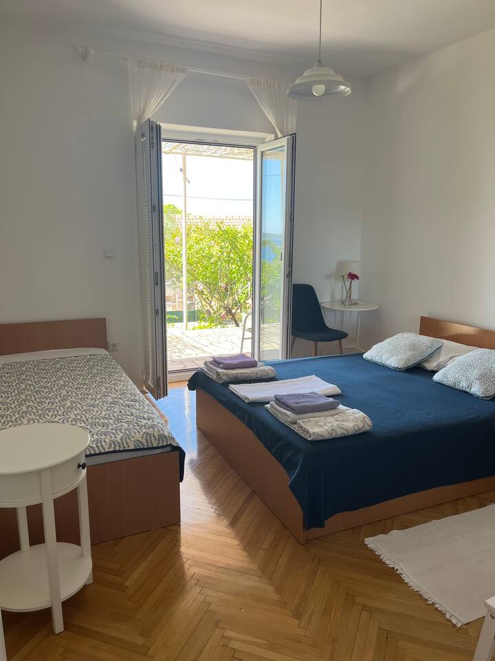 Dhomë gjumi 2