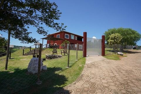 House in the valley of the AR/C air-conditioned hot tub.