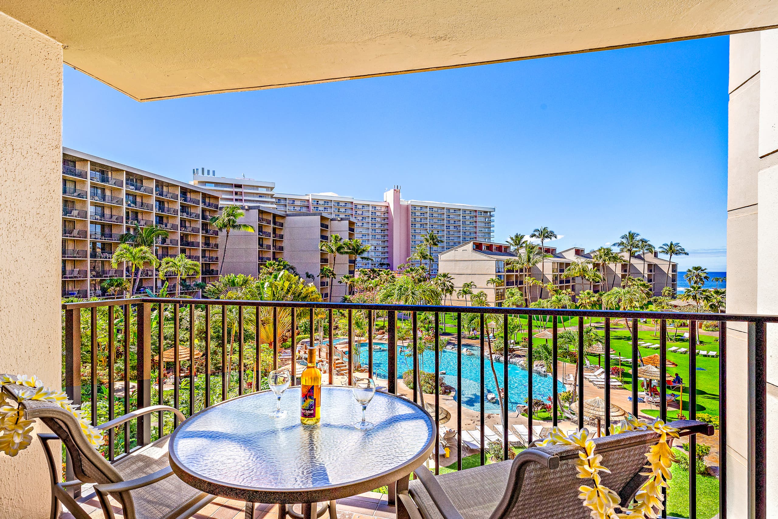 Condo in Lahaina · ★4.93 · 2 bedrooms · 5 beds · 2 baths - Image 29