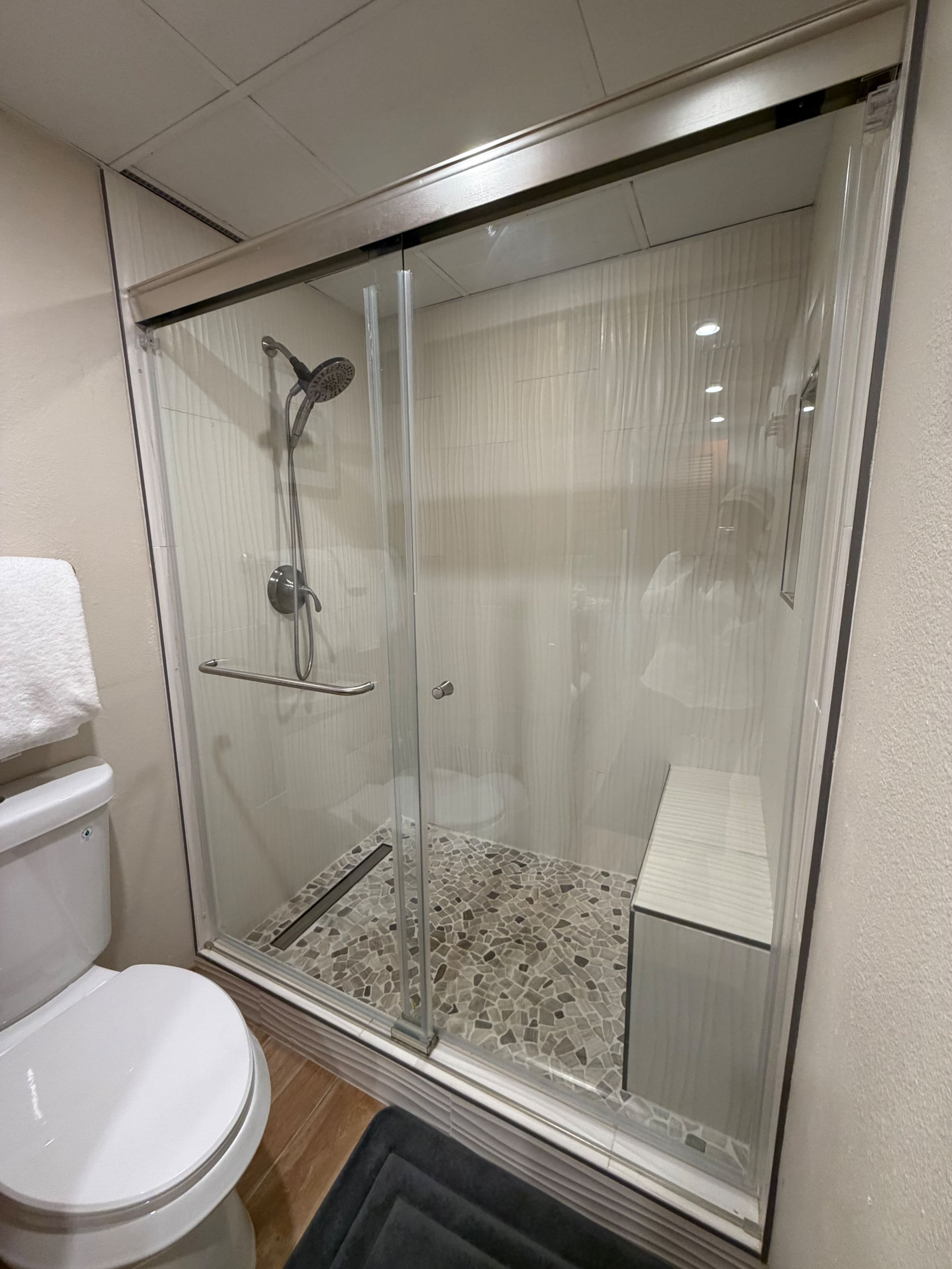 Condo in Lahaina · ★4.93 · 2 bedrooms · 5 beds · 2 baths - Image 22