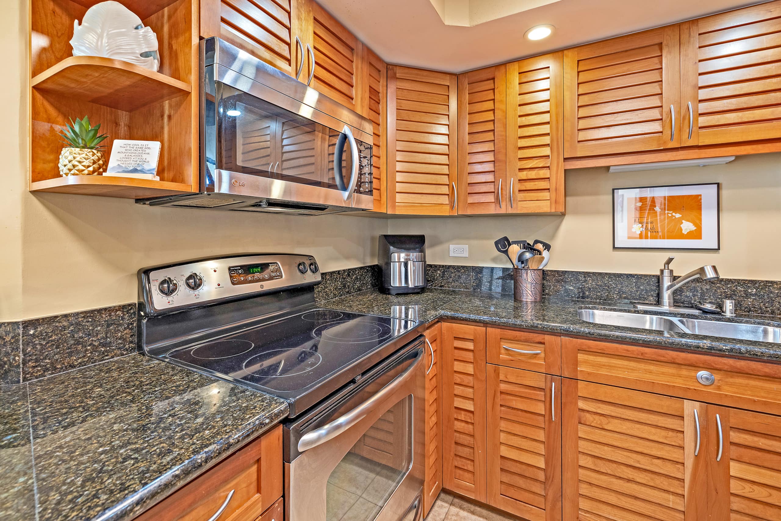 Condo in Lahaina · ★4.93 · 2 bedrooms · 5 beds · 2 baths - Image 7