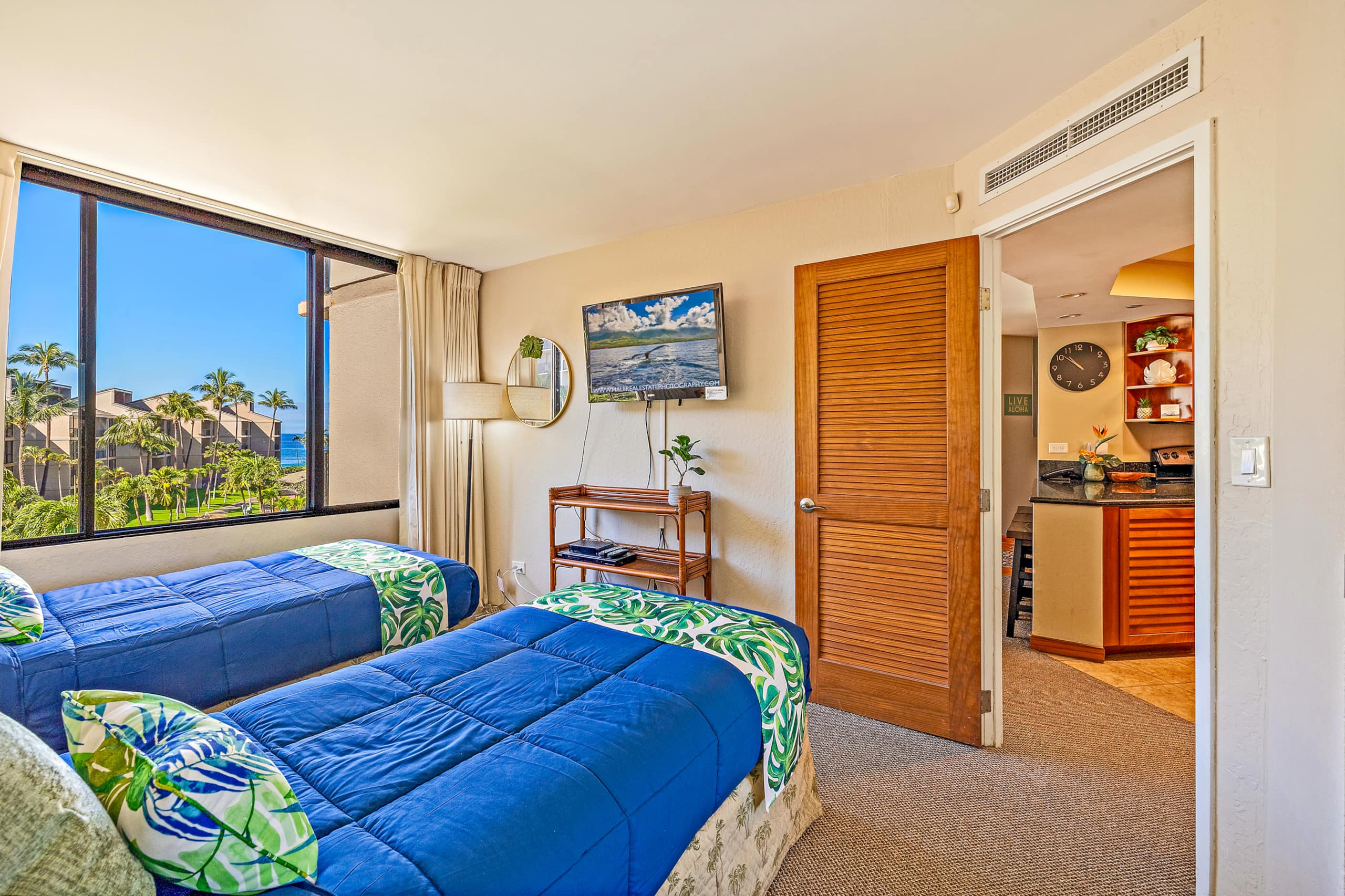 Condo in Lahaina · ★4.93 · 2 bedrooms · 5 beds · 2 baths - Image 16