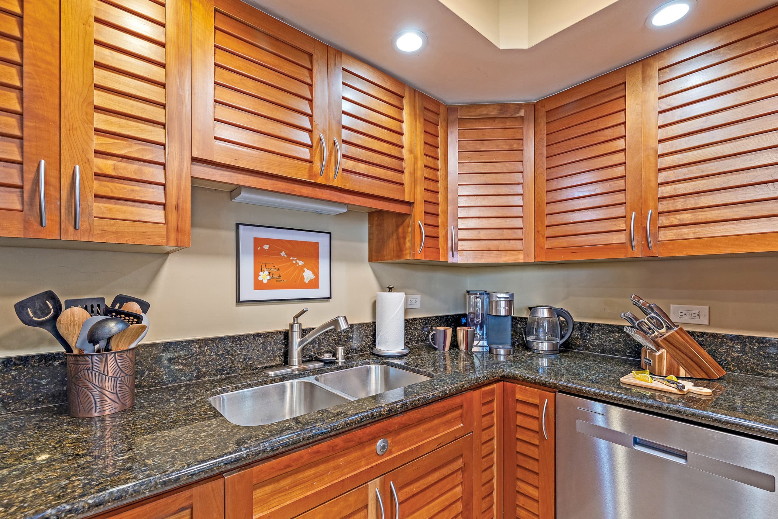 Condo in Lahaina · ★4.93 · 2 bedrooms · 5 beds · 2 baths - Image 4