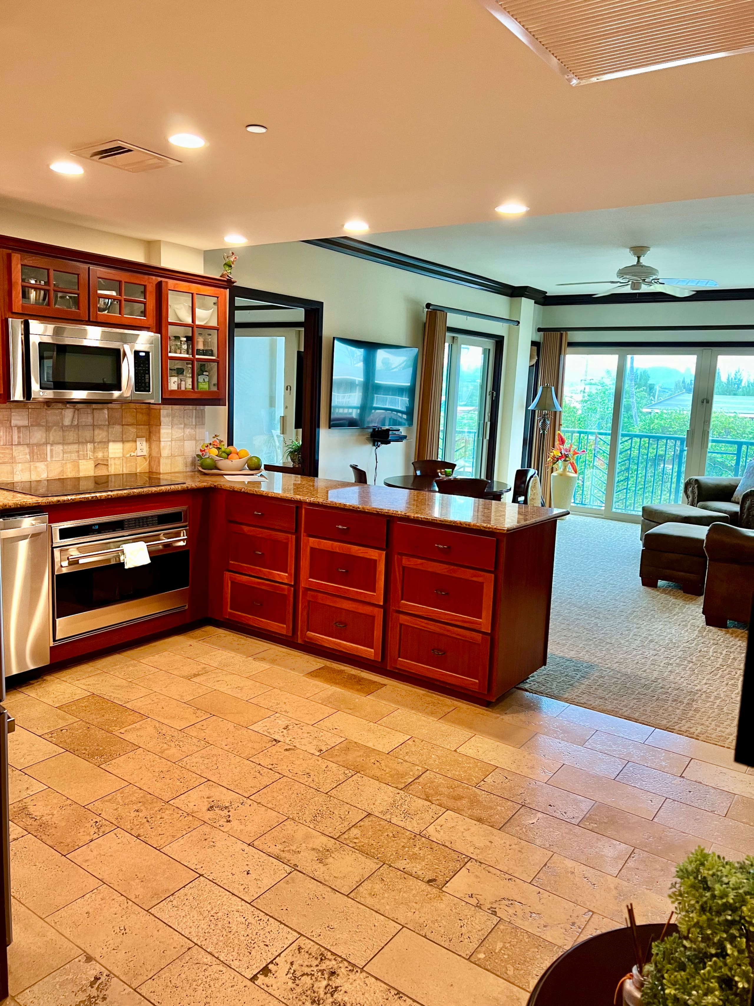Kauai Paradise-3 hot-tubs-2Waterslides-2bdrm-3bath - Photo 8