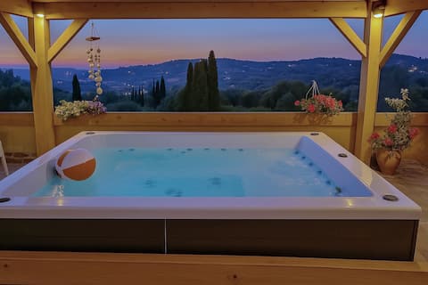 Viros Holiday House – Mini Pool Jacuzzi & Views