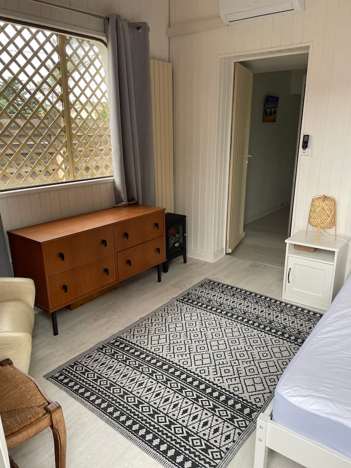 საძინებელი 1