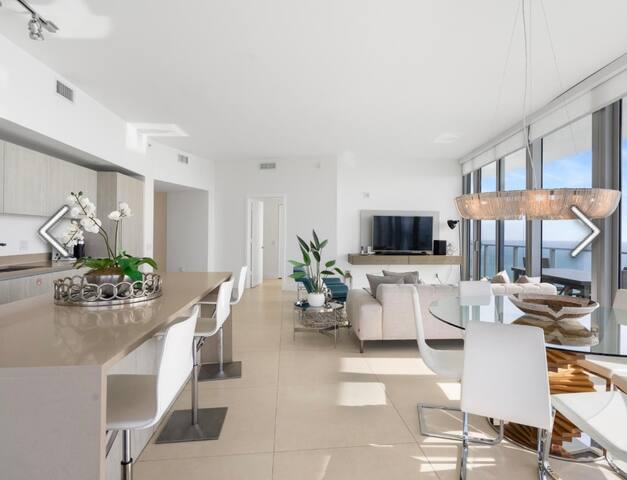 Hollywood Florida Beach Front 40 Floor gallery image 2