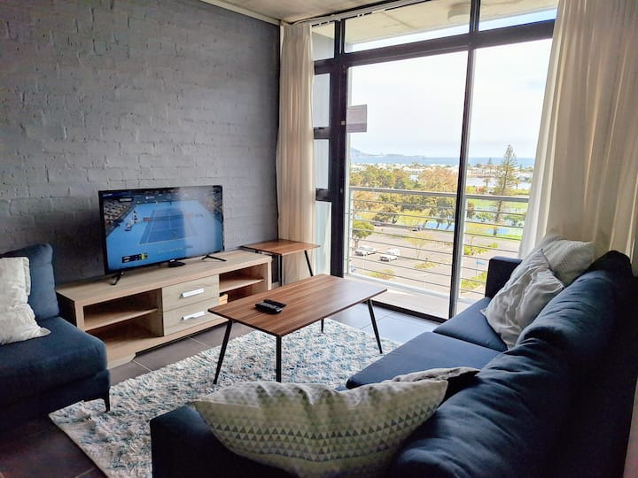 303 - Sea Facing, Fully Furnished, 4 Sleeper Apt. - Goodwood