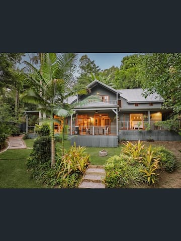 Magnolia Cottage-Stunning Noosa Hinterland Retreat
