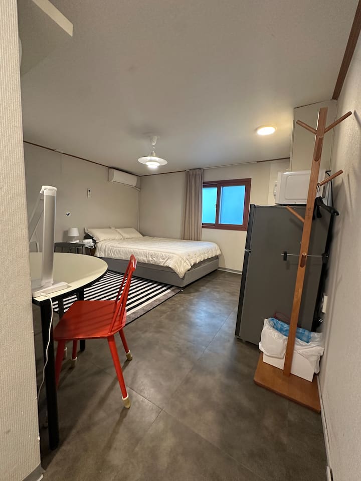 חדר שינה 4 מסופק רק אם הוא מתאים ל -6 -7 אנשים