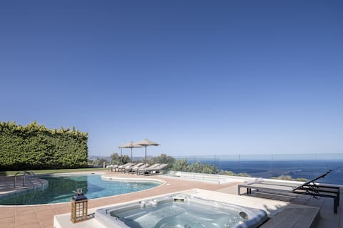 Kosta Mare Villa, Serene SeaViews, Pool & Hot Tub