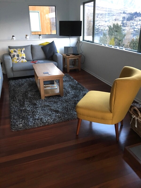 Successful Airbnb property: Queenstown Cottage with fantastic views in Queenstown Lakes District