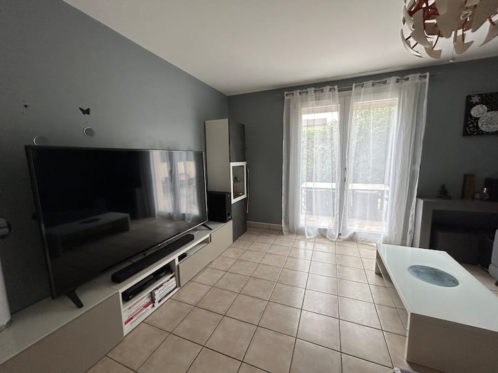 Villa De 80m2 Avec Piscine - La Fare-les-Oliviers