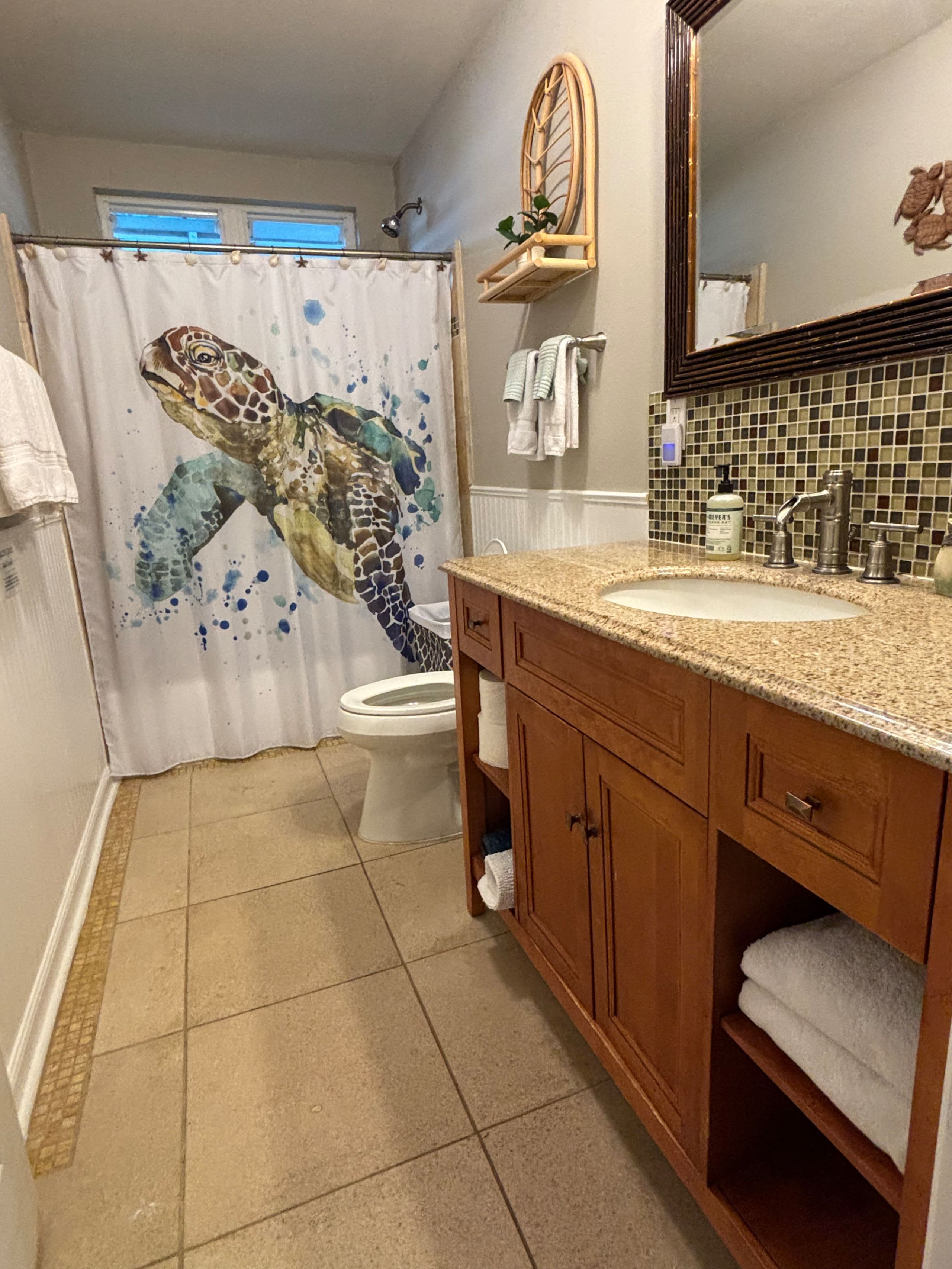 Home in Hilo · ★4.98 · 3 bedrooms · 4 beds · 2 baths - Image 17