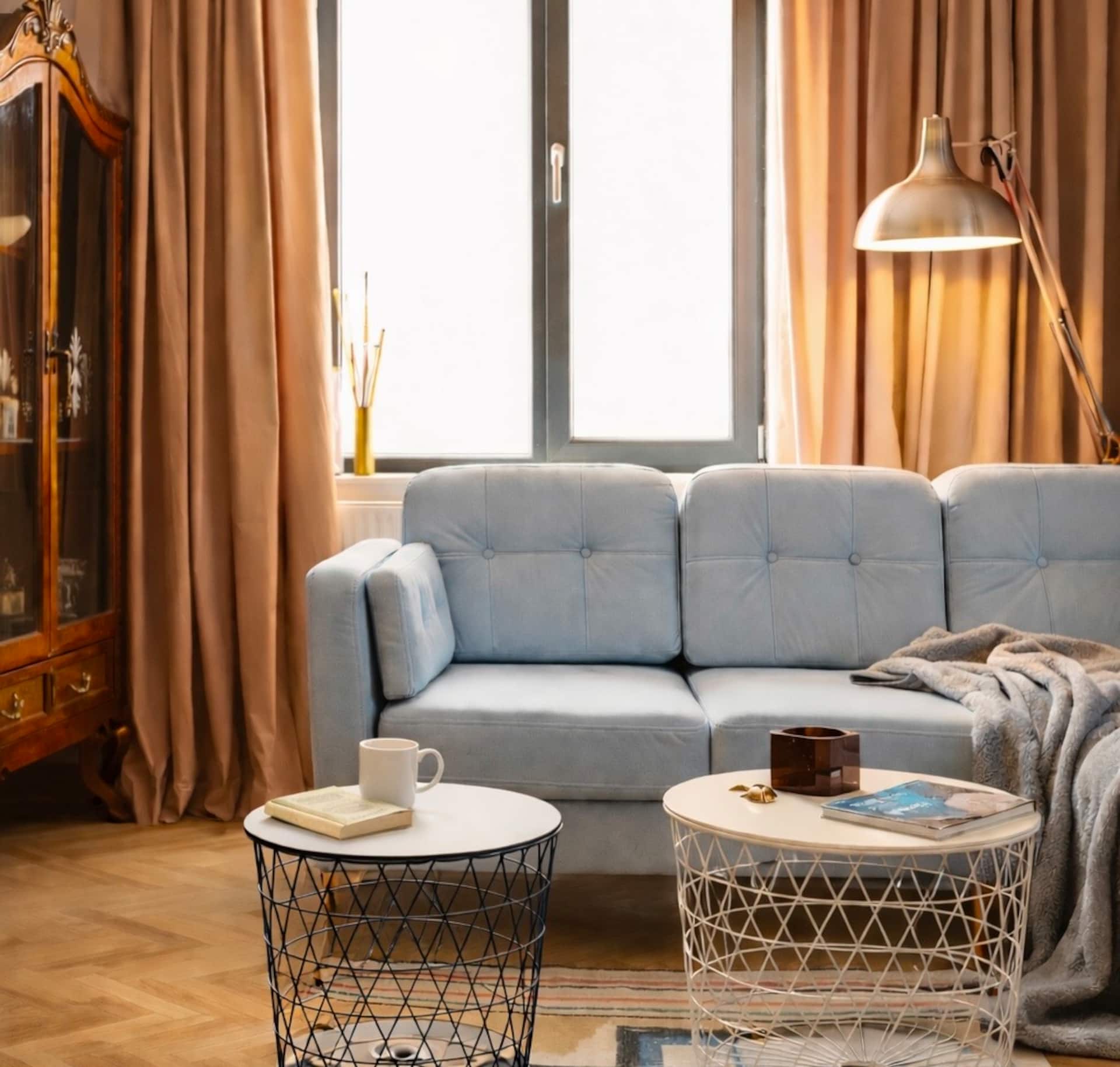 Exquisite Old Town Modern Retro Apartment