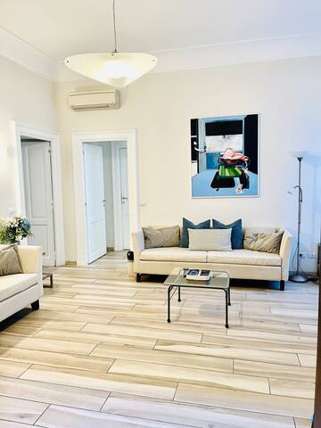 Cozy apartment (Vatican) with Lift Terrace Garage