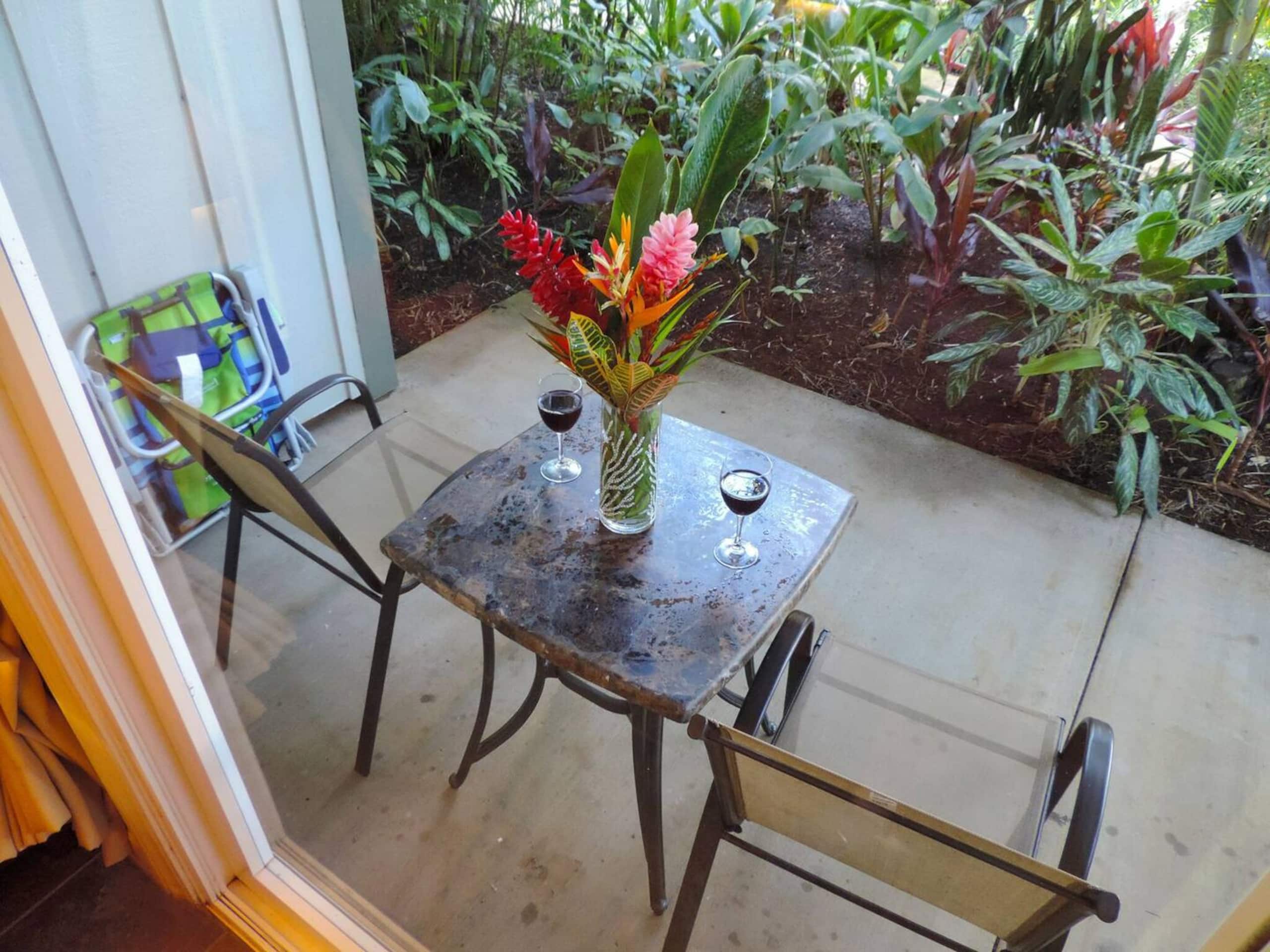 Beachcomber:  AC, Lanai,  Short Walk to the Beach! - Image 12