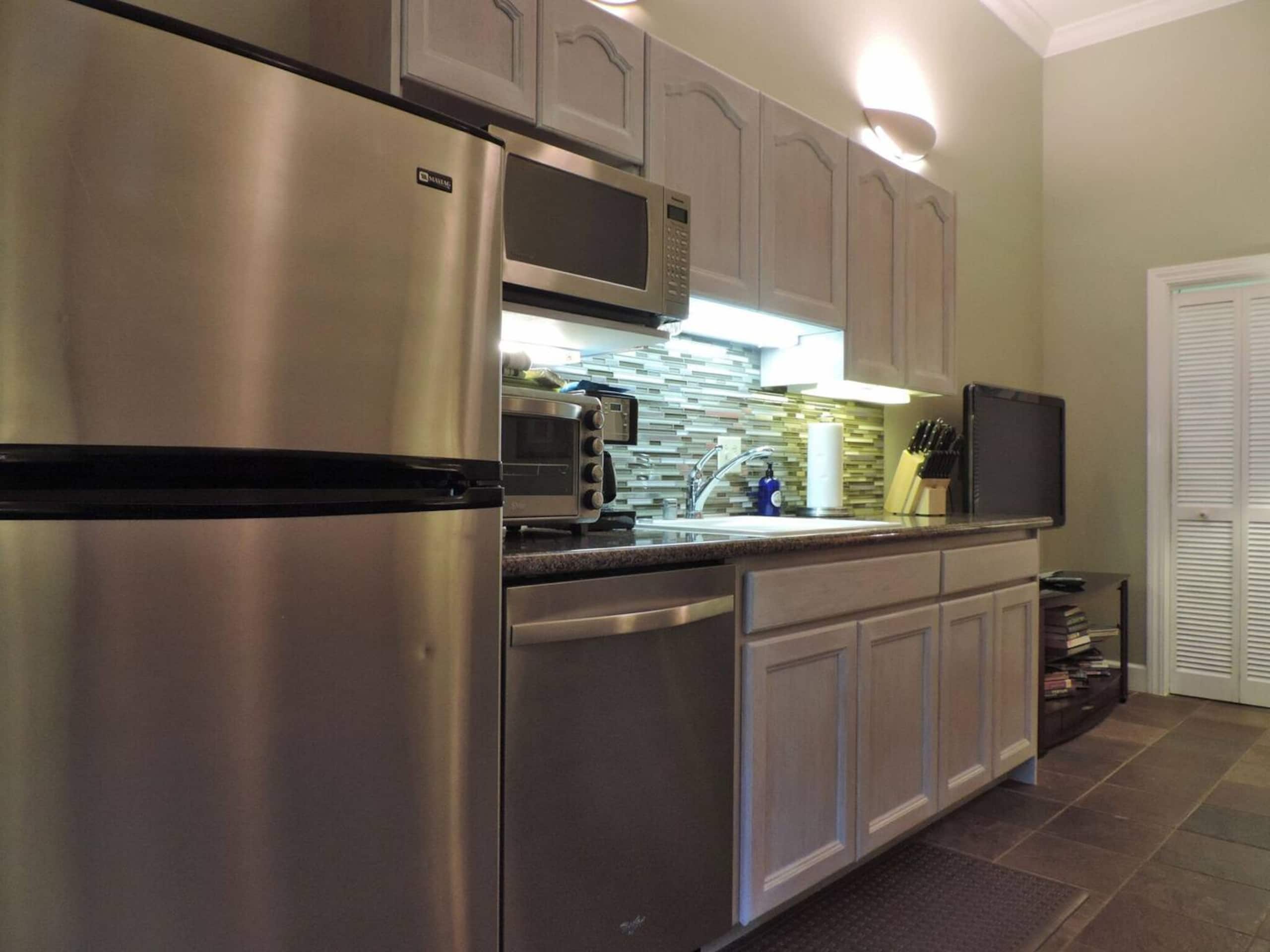 Beachcomber:  AC, Lanai,  Short Walk to the Beach! - Image 6