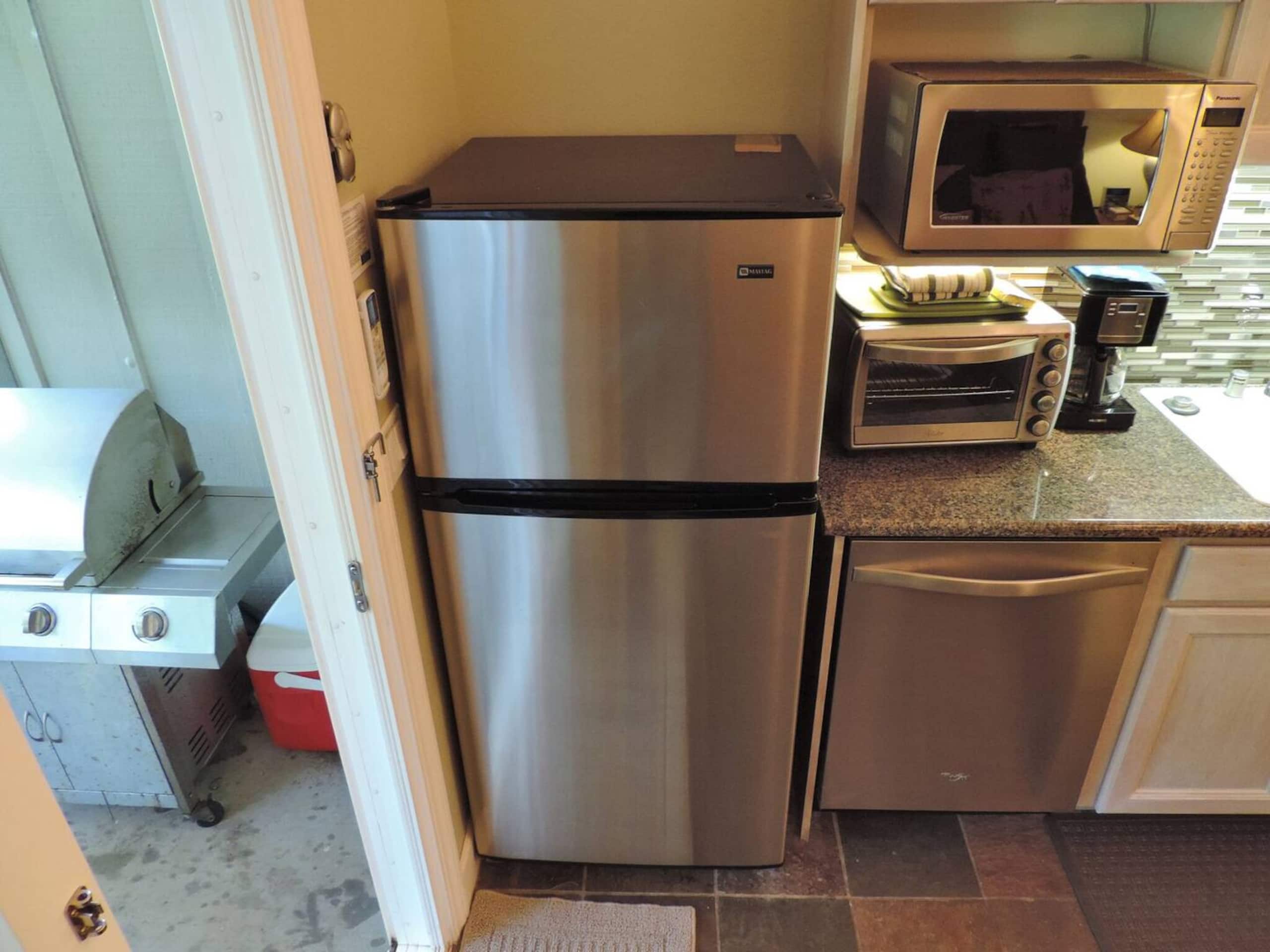 Beachcomber:  AC, Lanai,  Short Walk to the Beach! - Image 7