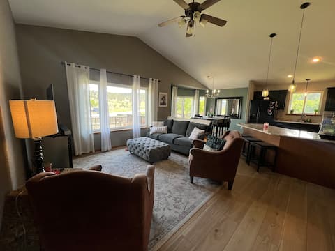 Black Hills Retreat, Center of it all, Sleeps 12