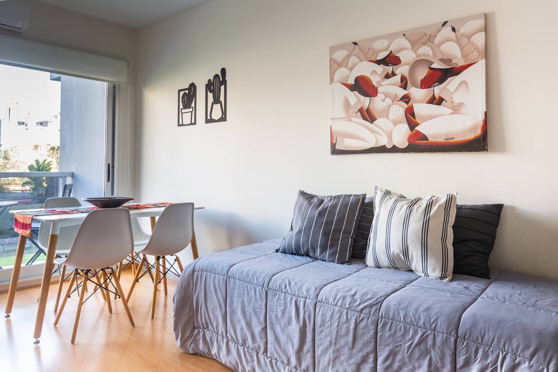 Frente Milstein. Close to San Telmo and Puerto Madero