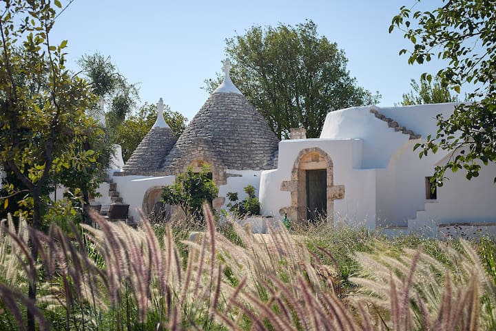 Trullo Sessana, Large pool with auto safety cover gallery image 3