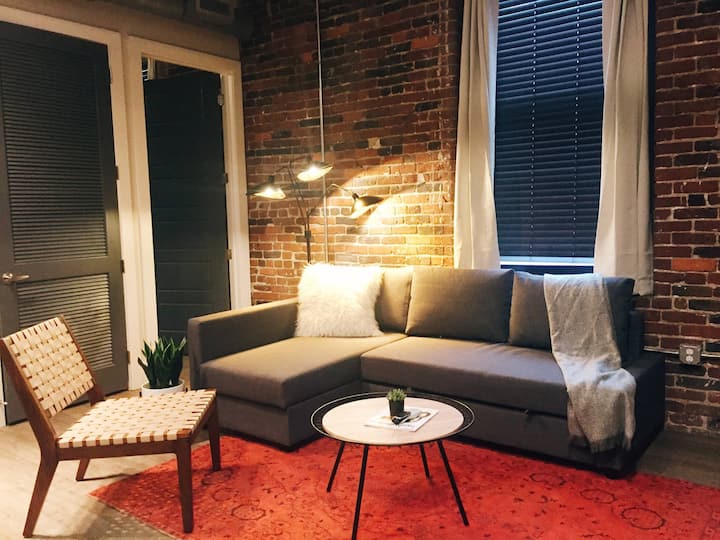 Luxury Downtown Nashville Loft With 5 Beds! - Nashville, TN
