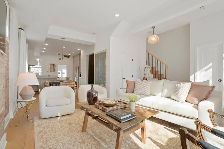 Centrally Located Modern Home by Downtown Denver gallery image 2